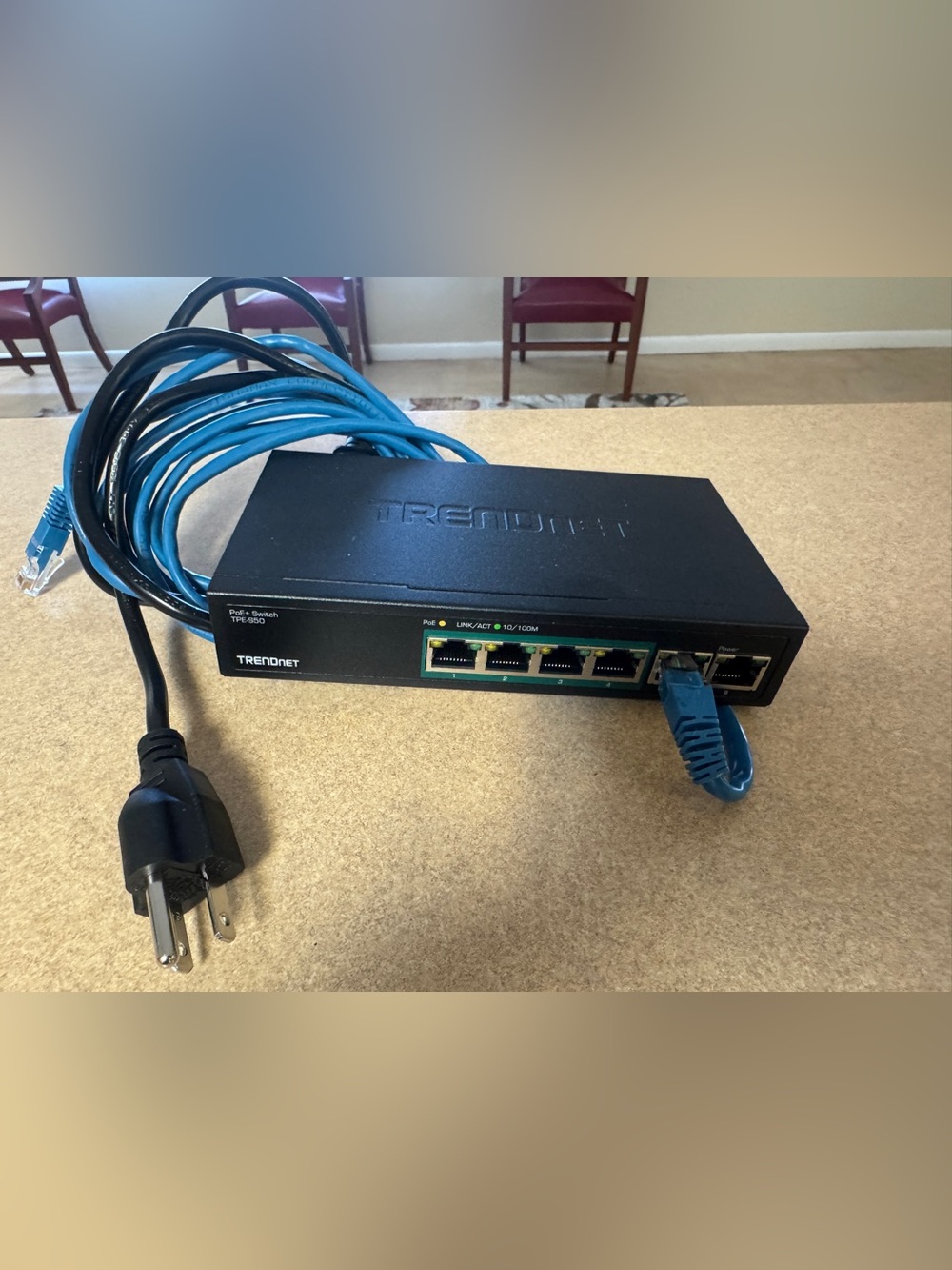 TRENDnET 6-Port Fast Ethernet PoE+Switch Model: TPE-S50/A